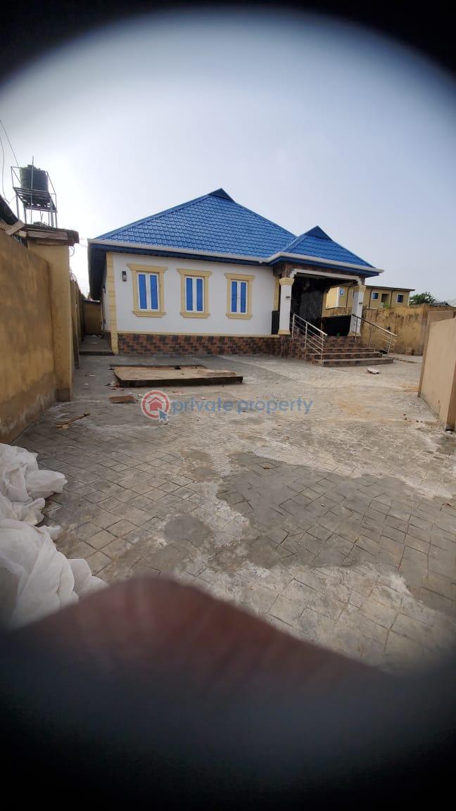 3 bedroom Bungalow For Sale Iyetedo Gbokoniyi Gra Oke Mosan Abeokuta Ogun - 0