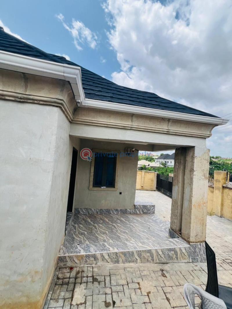 3 bedroom Bungalow For Sale Gbokoniyi Gra Oke Mosan Abeokuta Ogun - 0