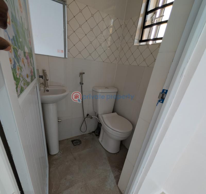 4 bedroom Detached Bungalow For Sale Off Eleyele Ologuneru Eleyele Ibadan Oyo - 7