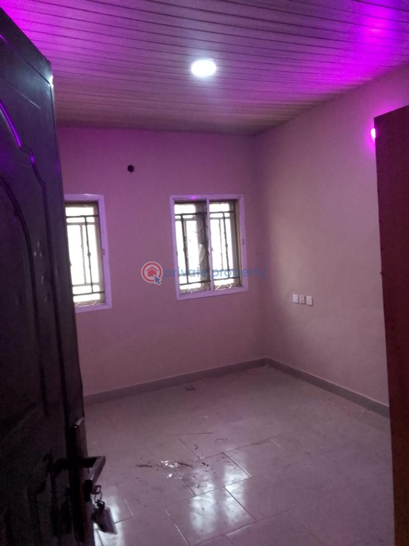 3 bedroom Block Of Flats For Rent Ikereku Laderin. Oke Mosan Abeokuta Ogun - 4