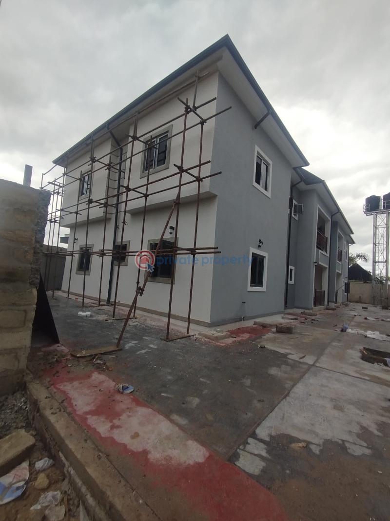 3 bedroom Block Of Flats For Rent Cedarwood Garden Estate, Sars Road Obio-Akpor Port Harcourt Rivers - 1