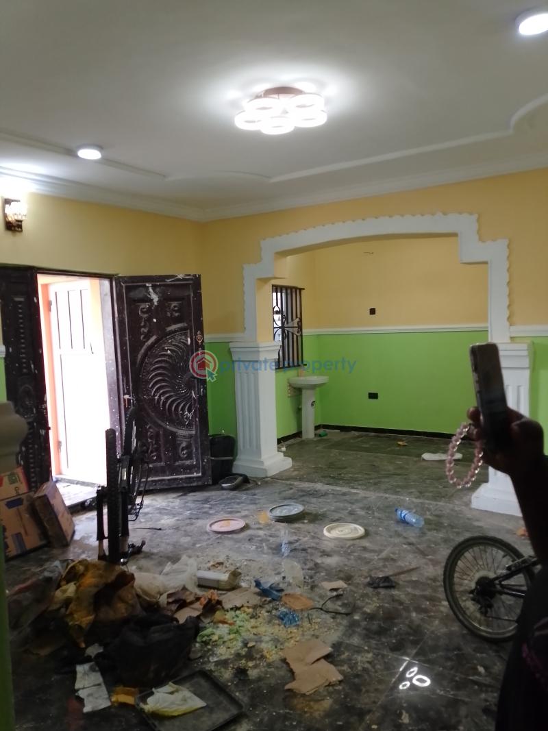 3 bedroom Block Of Flats For Rent Olowotedo Berger Ojodu Lagos - 10