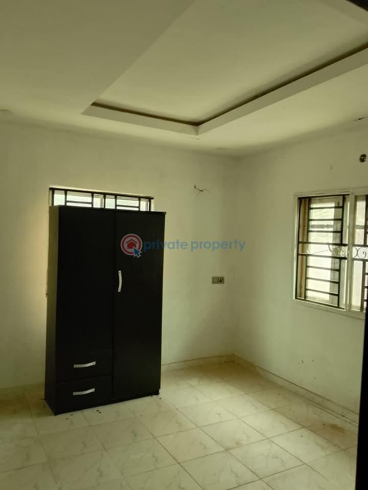 3 bedroom Block Of Flats For Rent Pakuro Off Berger Berger Ojodu Lagos - 8
