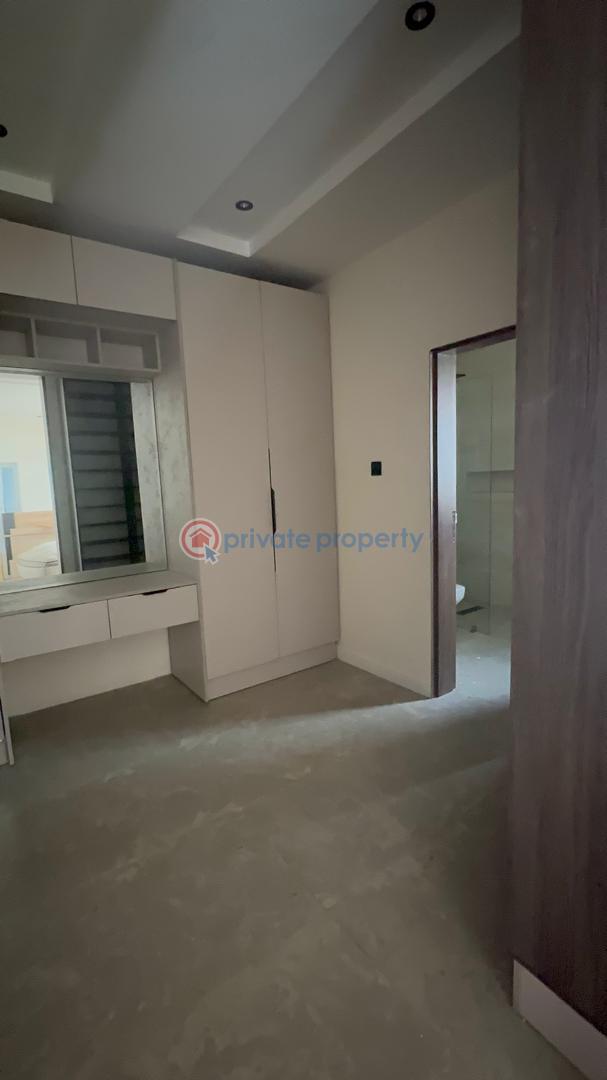 3 bedroom Maisonette For Sale In An Estate Close To Nike Art Gallery ( Lekki Phase 1 Right Side Lekki Phase 1 Lagos - 10