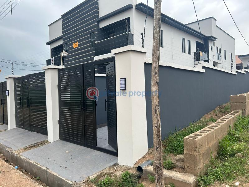 3 bedroom Semi detached Duplex For Sale Olomore By Federal Housing Estate Abeokuta Ogun - 4