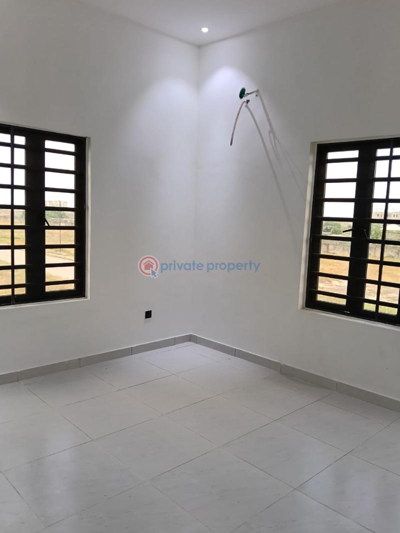 4 bedroom Terrace For Rent Off Orchid Road Lafiaji Lekki Lagos - 18