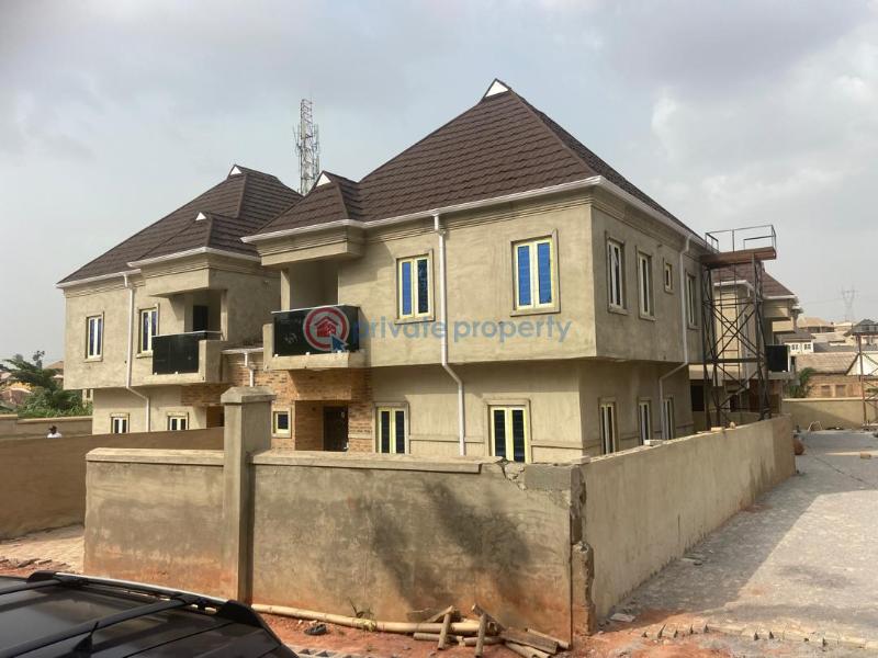 4 bedroom Duplex For Sale Federal Secretariat. Oke Mosan Abeokuta Ogun - 1