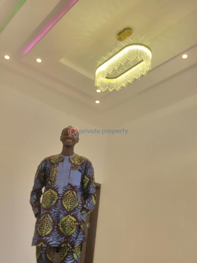 4 bedroom Terrace For Sale Zularich Residence 2, Monastery Road Sangotedo Lagos - 11