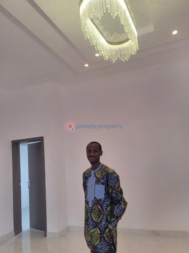 4 bedroom Terrace For Sale Zularich Residence 2, Monastery Road Sangotedo Lagos - 12