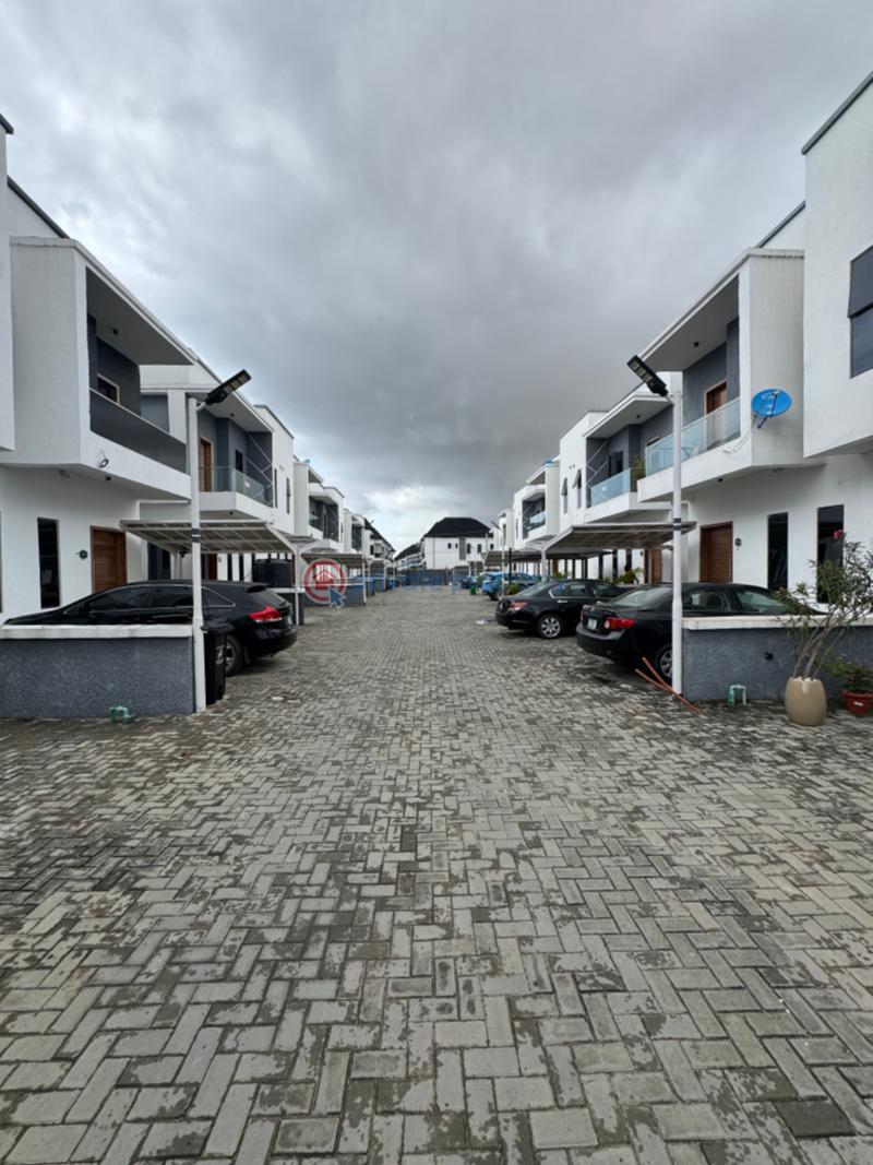 4 bedroom Semi detached Duplex For Sale Elite Garden Estate, Harris Drive. Victoria Garden City Lekki Lagos - 3