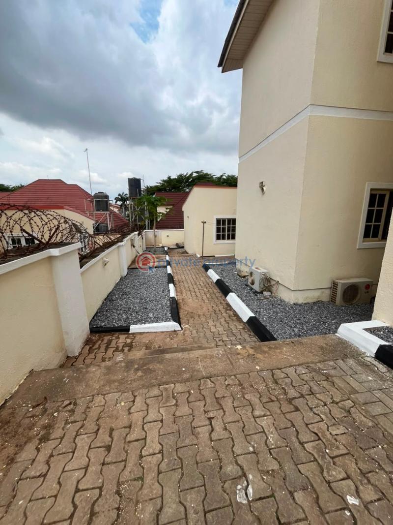 4 bedroom Semi detached Duplex For Rent Sunnyvale Area Dakwo Abuja Phase 3  - 3