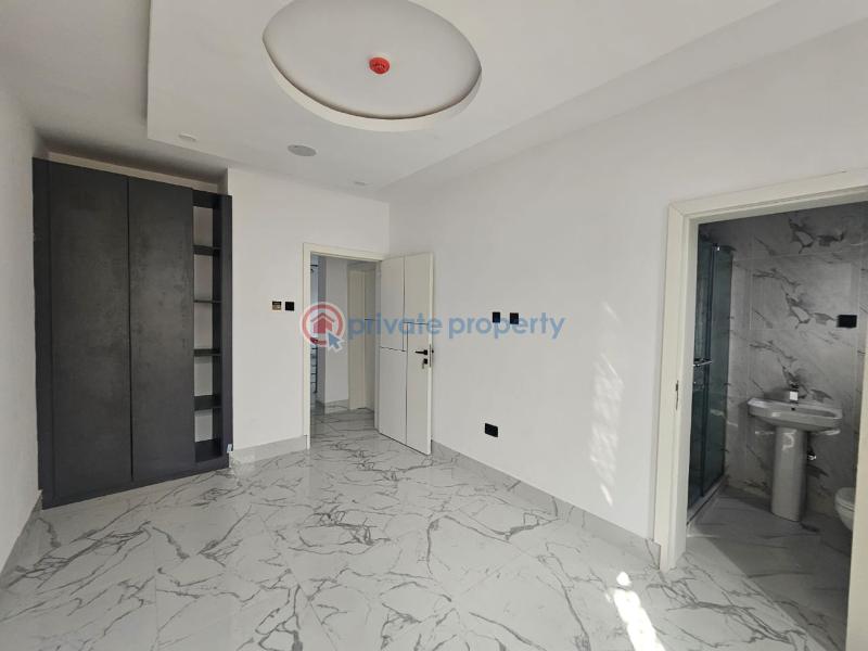 4 bedroom Semi detached Duplex For Sale Surulere Lagos - 11