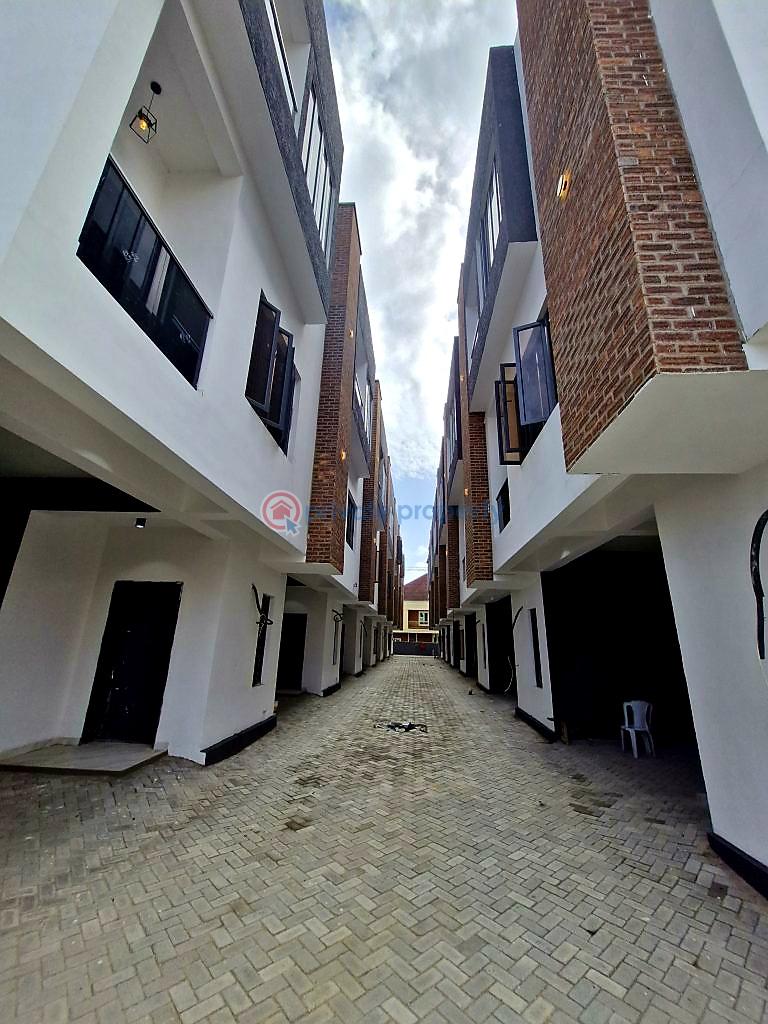 Tastefully finished 4 bedroom terraced duplex with bq. - 1 4 bedroom Terraced Duplex For Sale Ologolo Lekki Lagos - 1