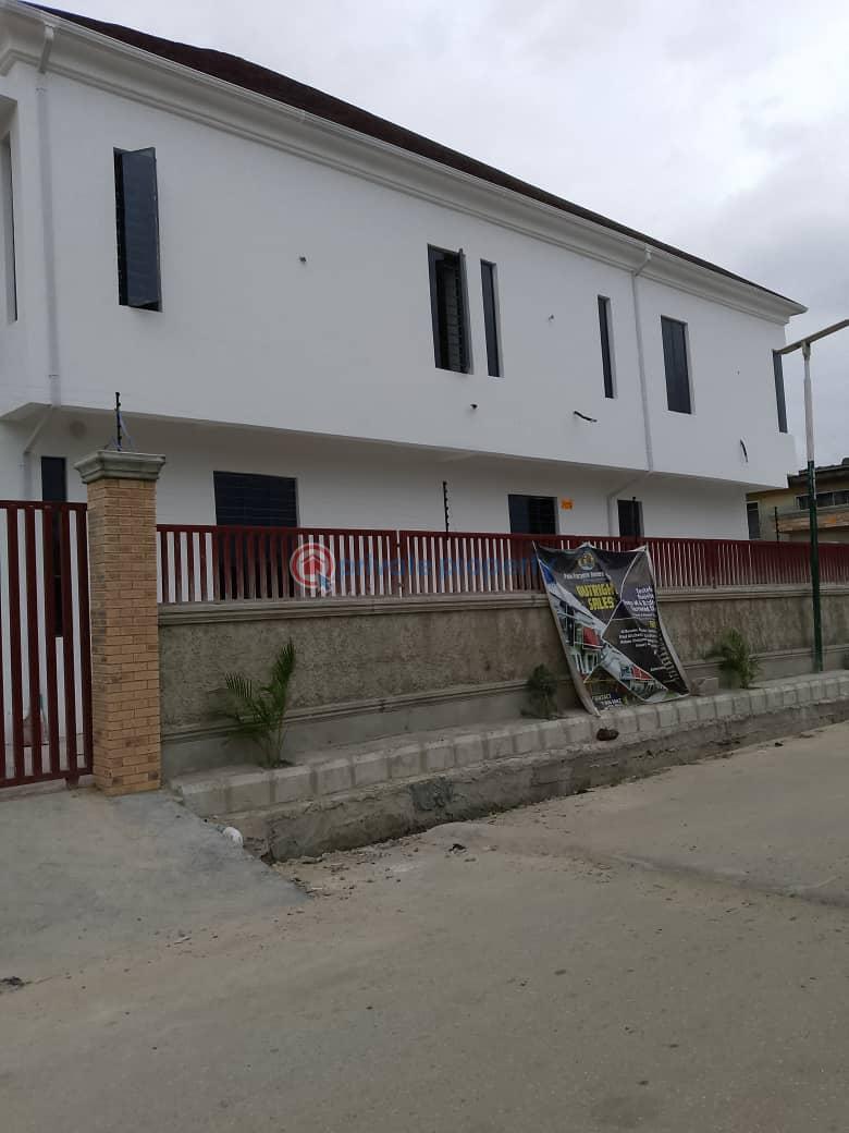4 bedroom Terrace For Sale Off Mabo Surulere Surulere Lagos - 0