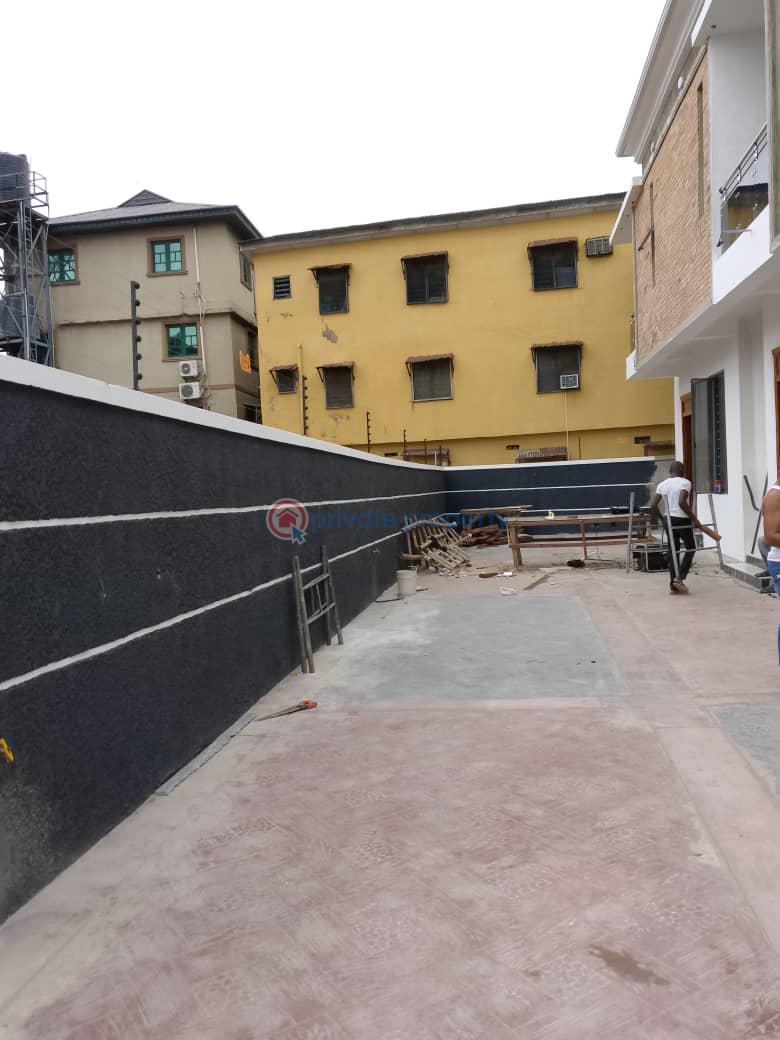 4 bedroom Terrace For Sale Off Mabo Surulere Surulere Lagos - 9