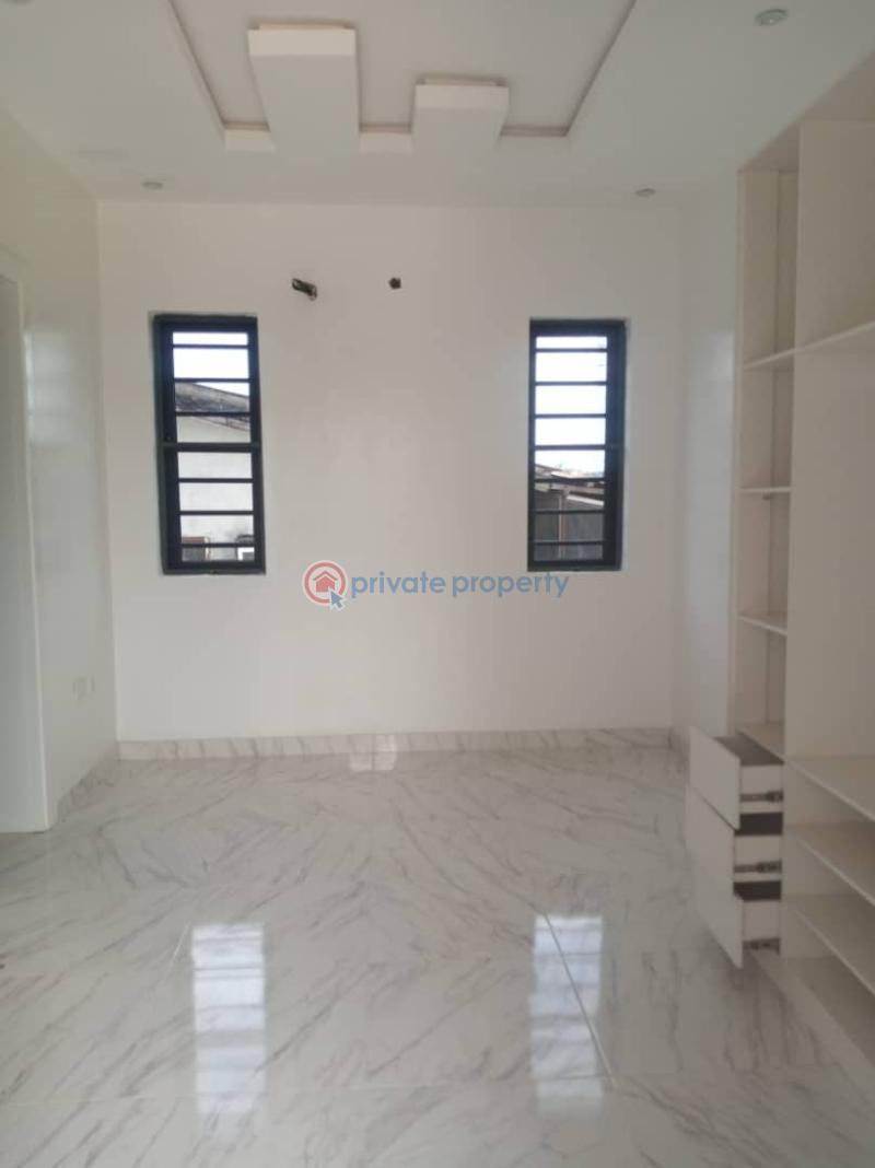 For sale 4 bedroom Flat & Apartment Off Adeniyi Jones Avenue Ikeja