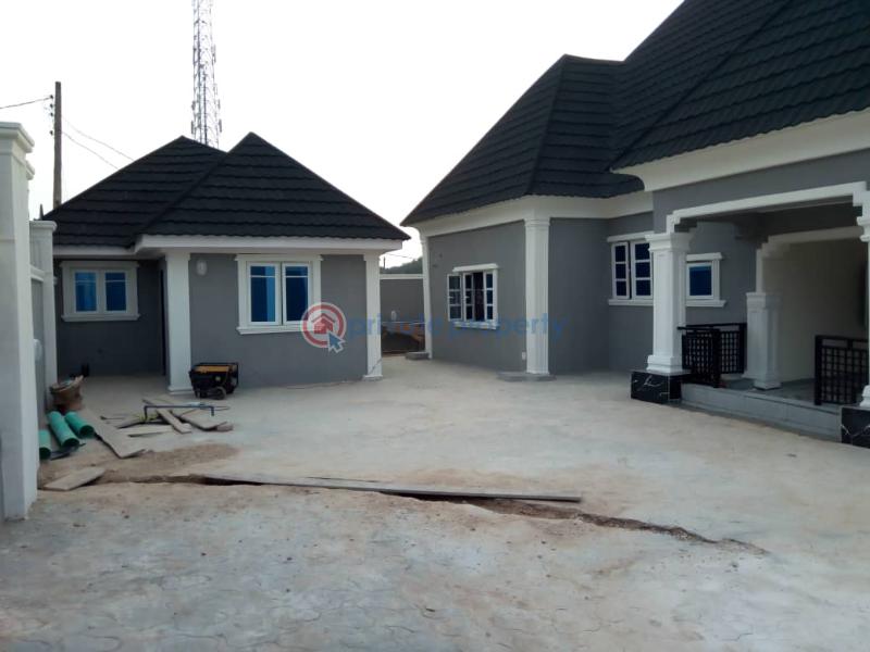 5 bedroom Detached Bungalow For Sale Soka Ibadan Oyo - 1