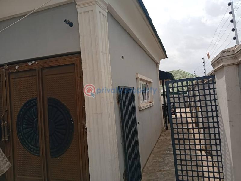 5 bedroom Detached Bungalow For Sale Soka Ibadan Oyo - 7