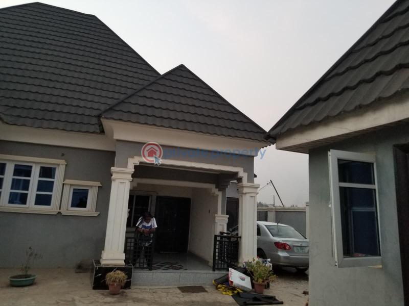 5 bedroom Detached Bungalow For Sale Soka Ibadan Oyo - 6