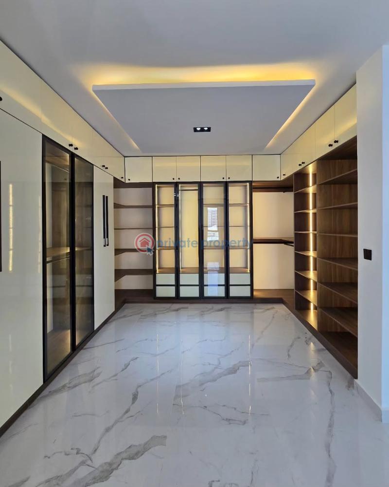 5 bedroom Duplex For Sale Off Admralty Lekki Phase 1 Lagos - 17
