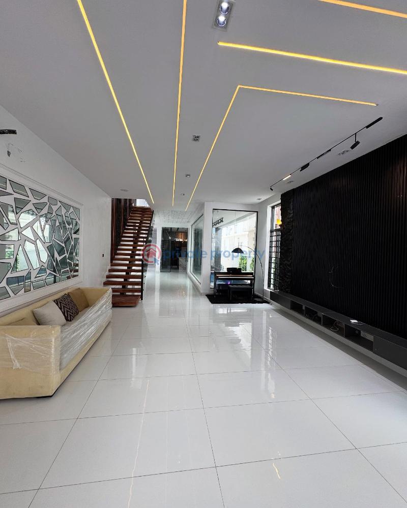 Tastefully finished 5 bedroom detached duplex with swimming pool - 11 5 bedroom Detached Duplex For Sale Ikota G R A Ikota Lekki Lagos - 11