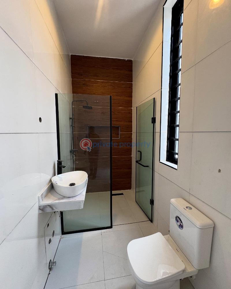 Tastefully finished 5 bedroom detached duplex with swimming pool - 12 5 bedroom Detached Duplex For Sale Ikota G R A Ikota Lekki Lagos - 12