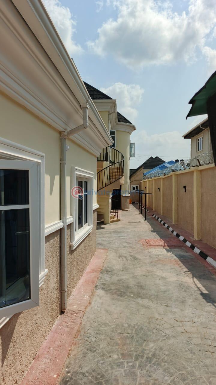 5 bedroom Detached Duplex For Sale Oke Badan Estate ,akala , Akobo. Akobo Ibadan Oyo - 2
