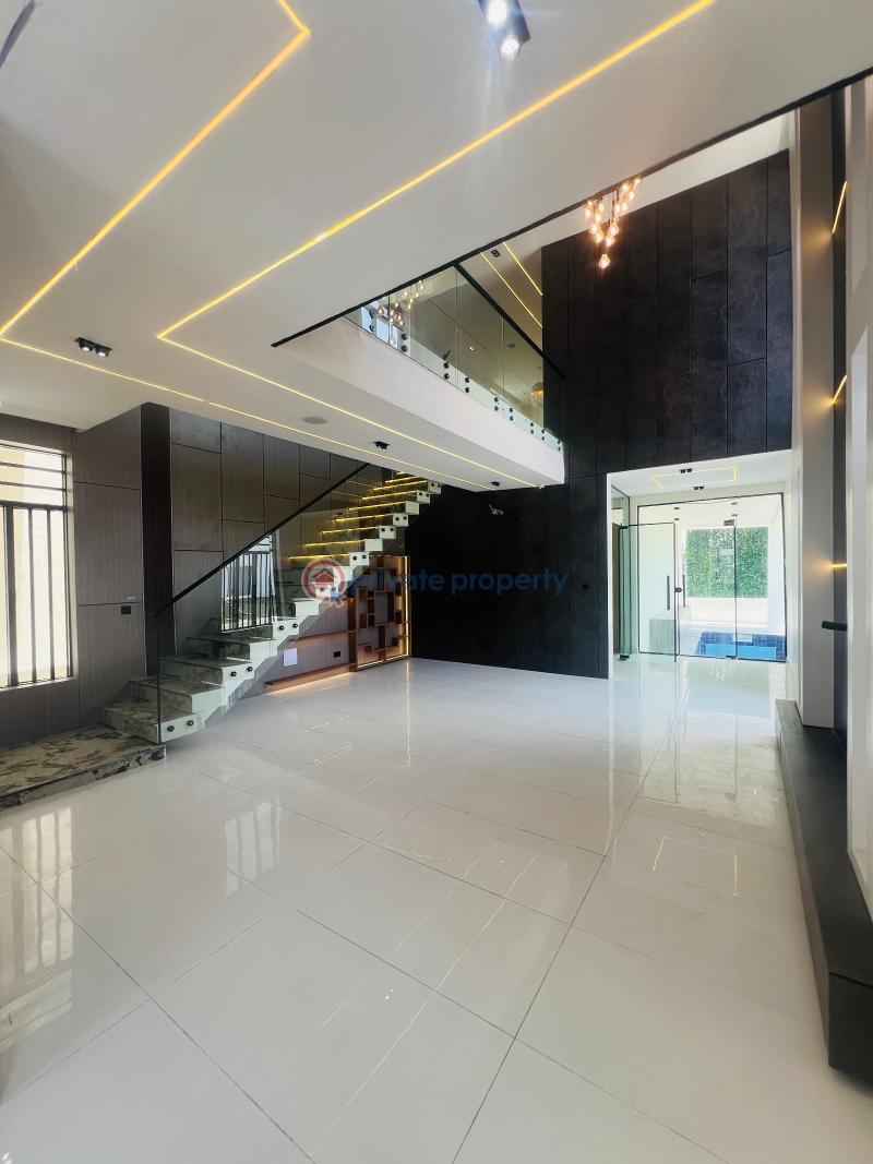 5 bedroom Detached Duplex For Sale Second Tollgate Chevron Along Lekki Expressway Lagos - 1