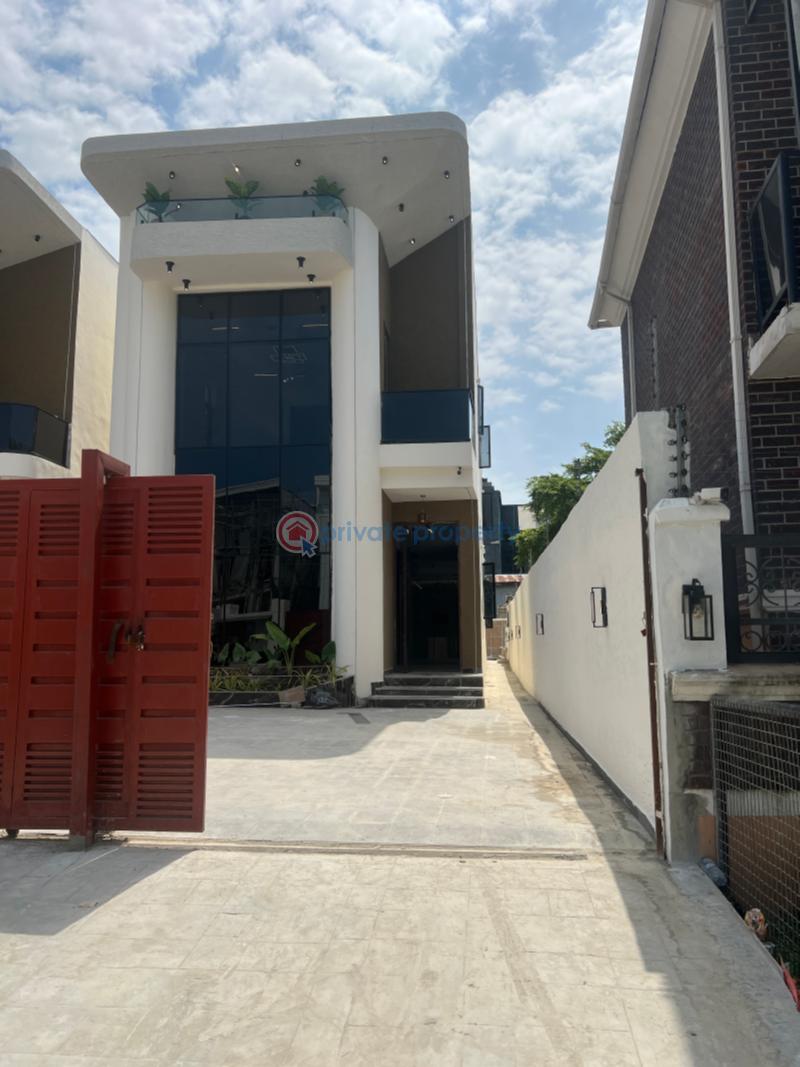 5 bedroom Detached Duplex For Sale Oral Estate Along Lekki Expressway Lagos - 0