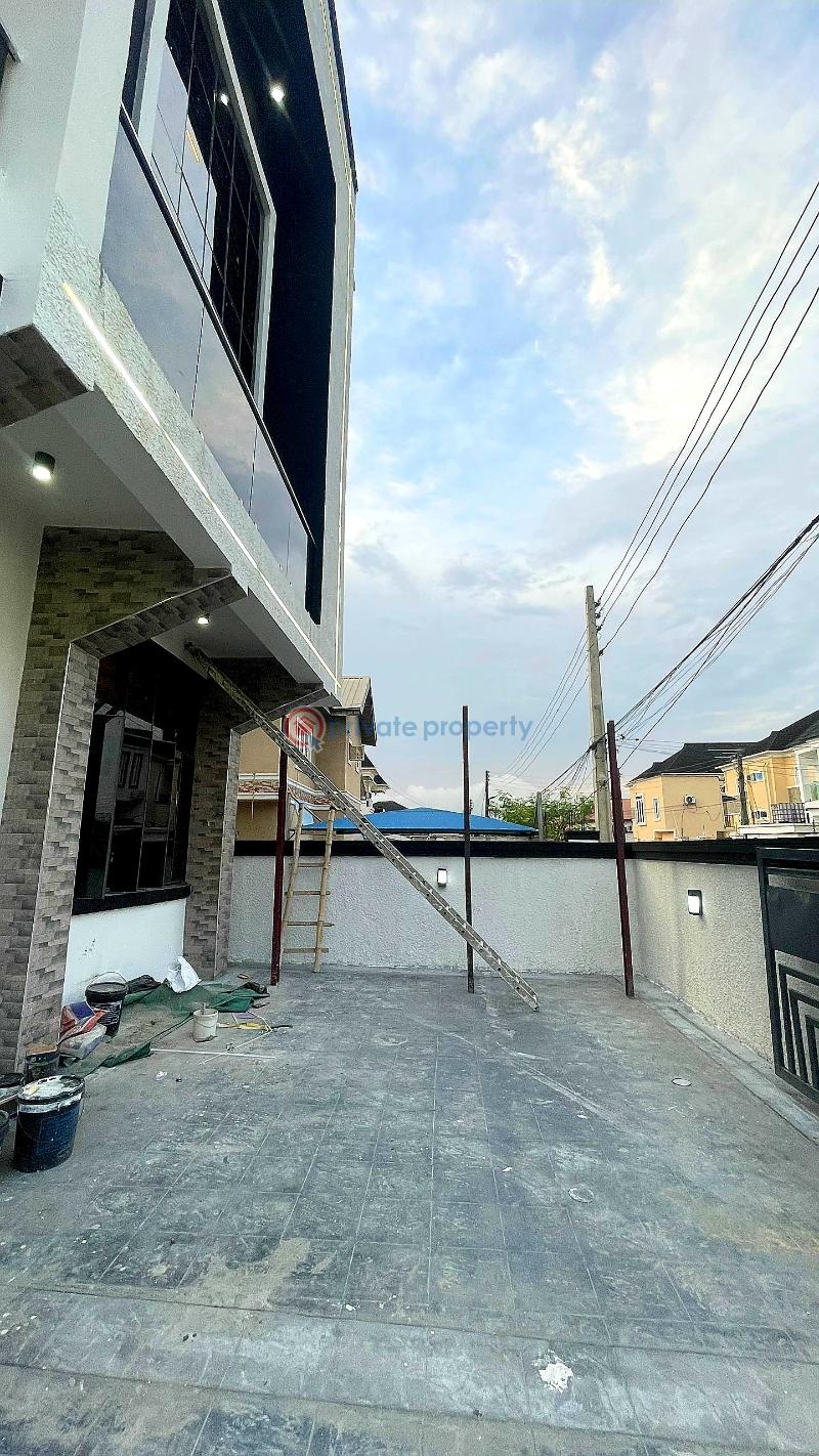 Tastefully finished 5 bedroom fully detached duplex with bq and penthouse. - 2 5 bedroom Detached Duplex For Sale Chevron Drive Lekki Lagos - 2