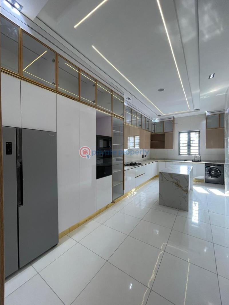 5 bedroom Detached Duplex For Sale Victoria Garden City Lekki Lagos - 3