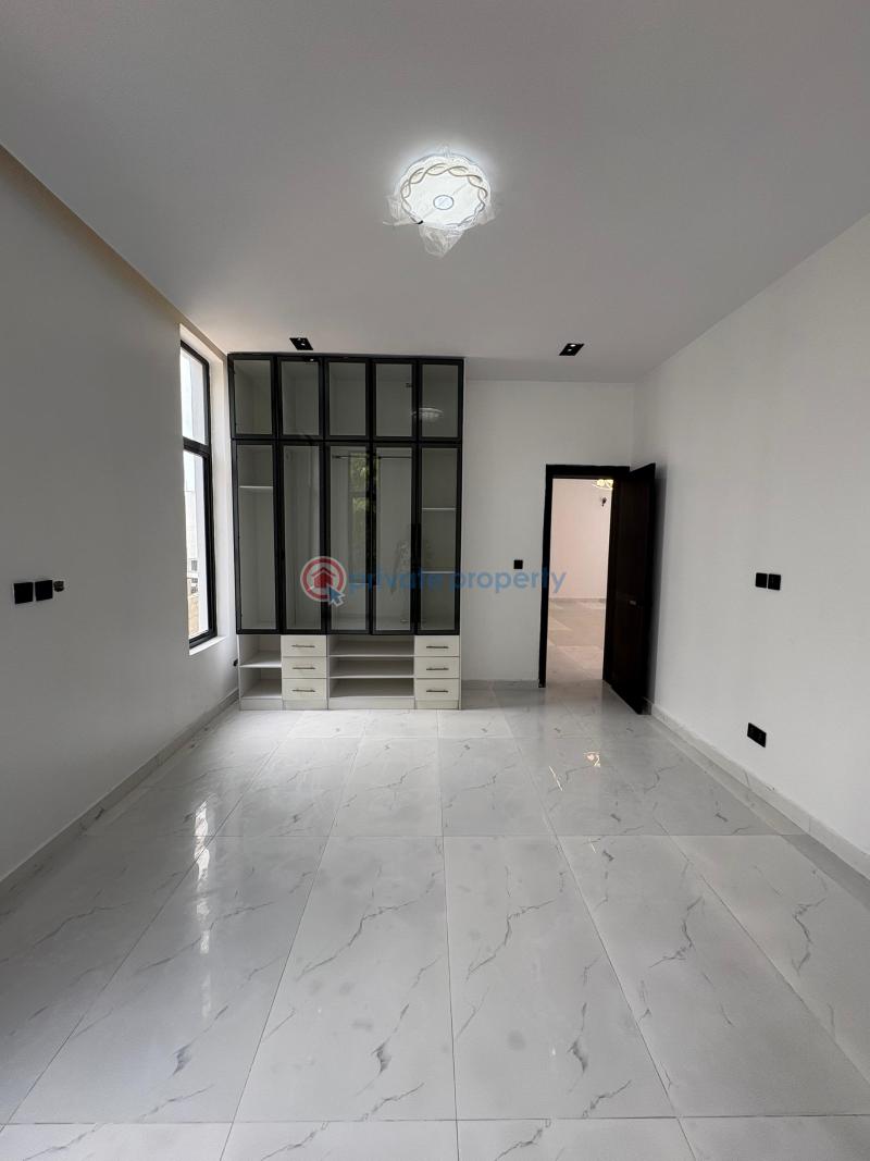 5 bedroom Detached Duplex For Sale Chevron Drive Lekki Lagos - 4