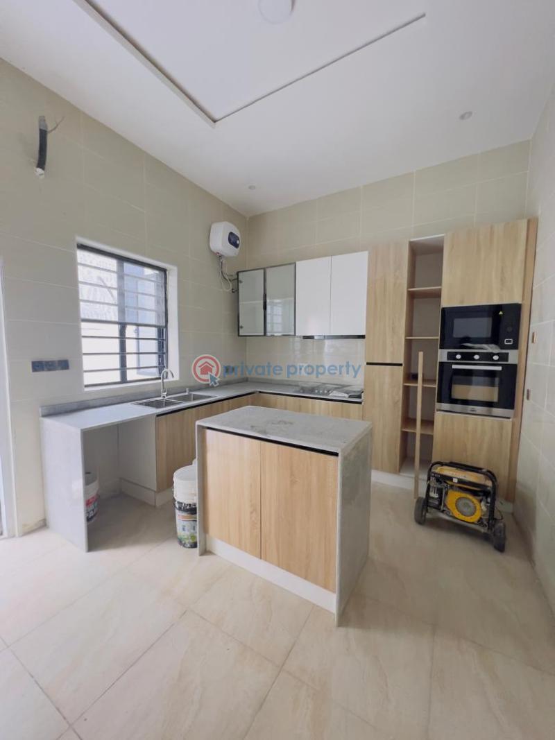 5 bedroom Detached Duplex For Sale Chevron Drive Lekki Lagos - 3