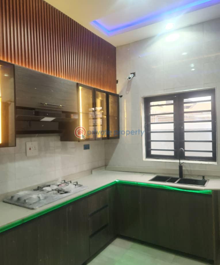 5 bedroom Detached Duplex For Sale Gbagada Lagos - 5