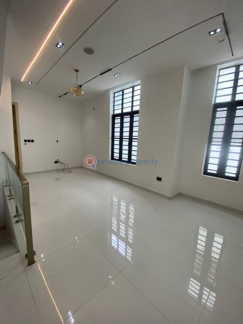 Tastefully finished 5bedroom detached house with bq swimmingpool cinema and rooftop for sale - 5 5 bedroom Detached Duplex For Sale Chevron Drive Lekki Lagos - 5