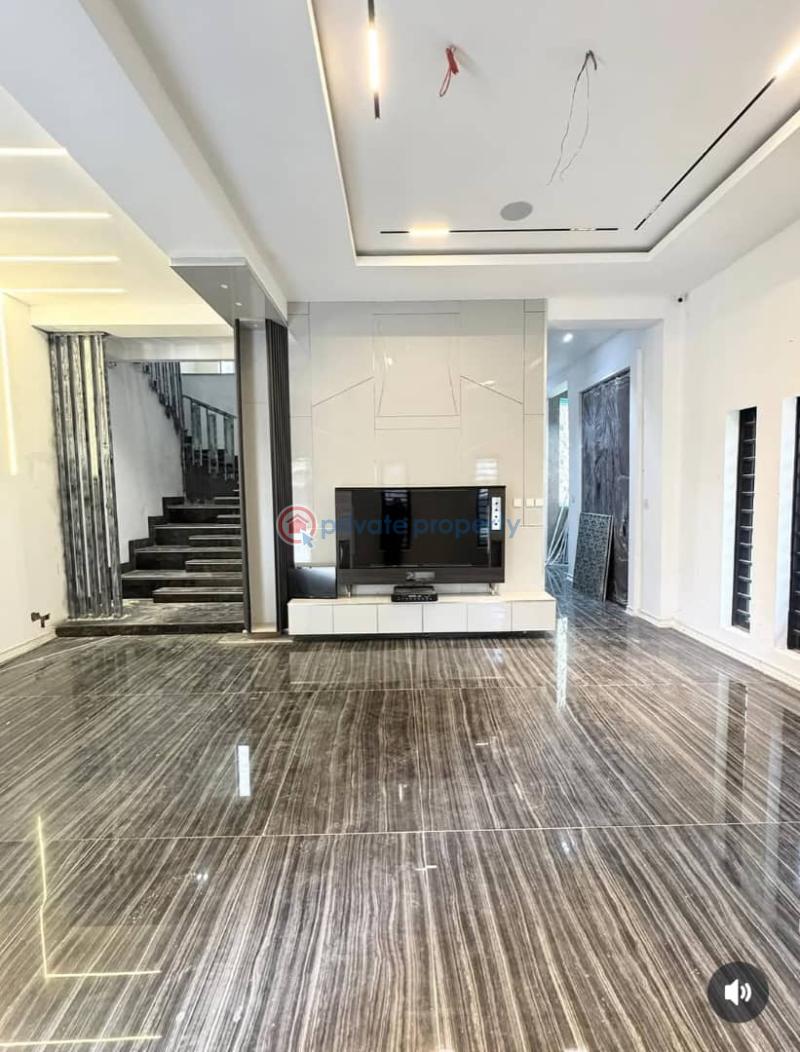Tastefully finished 5bedrooms fully-detached duplex house with bq swimmingpool for sale in ikoyi lagos - 5 5 bedroom Detached Duplex For Sale Ikoyi Lagos - 5