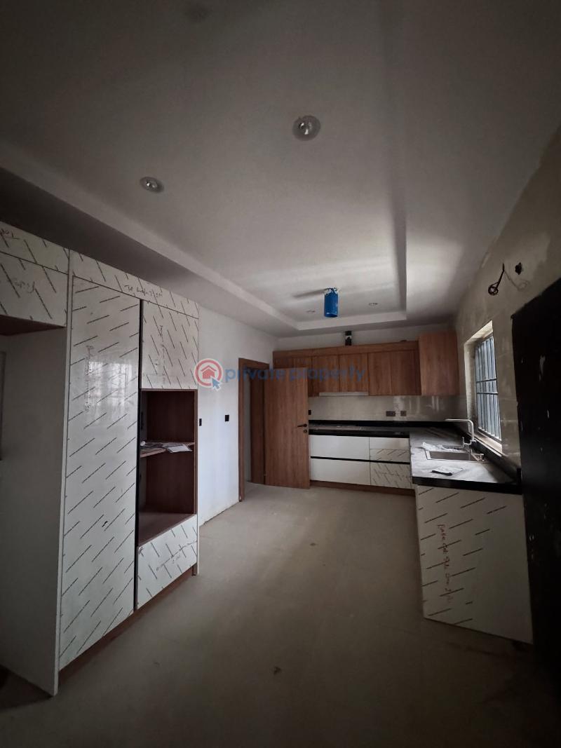 Tastefully finished 6 bedroom semi-detached duplex - 6 6 bedroom Semi detached Duplex For Sale Durumi Abuja Phase 2  - 6
