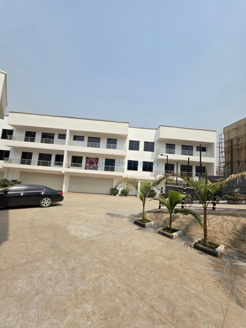 10 bedroom Terraced Duplex For Sale Guzape Abuja Phase 1  - 14