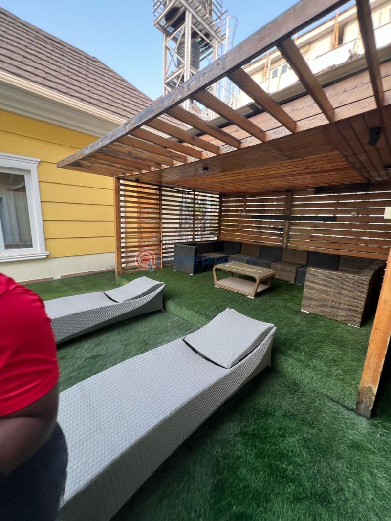 7 bedroom Detached Duplex For Sale Lekki Expressway Lagos