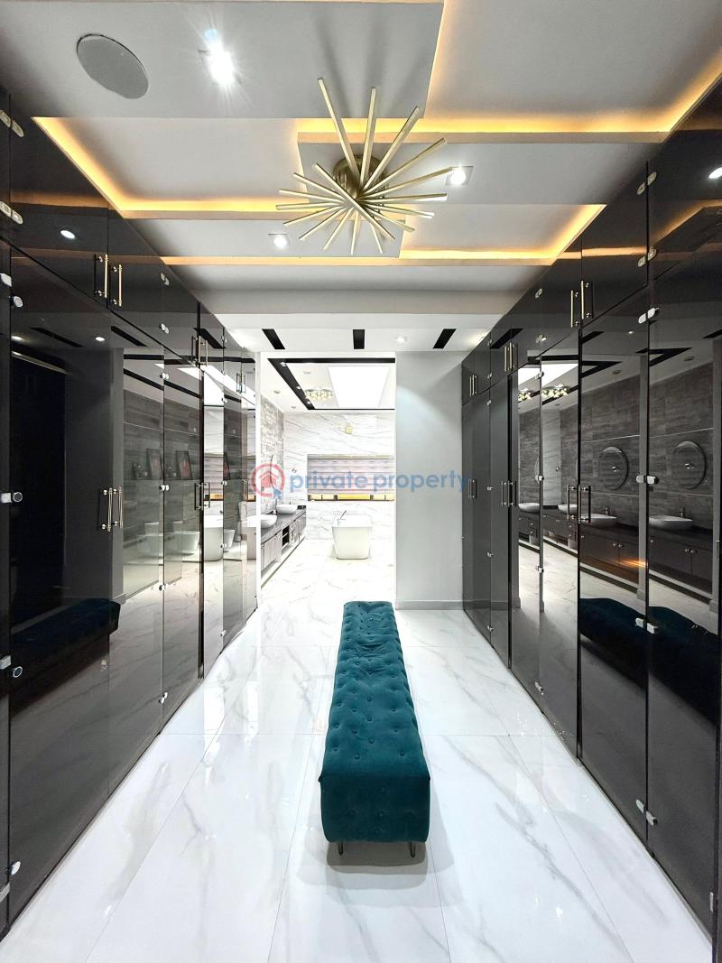 8 bedroom Duplex For Sale Dawaki Abuja Phase 3  - 7