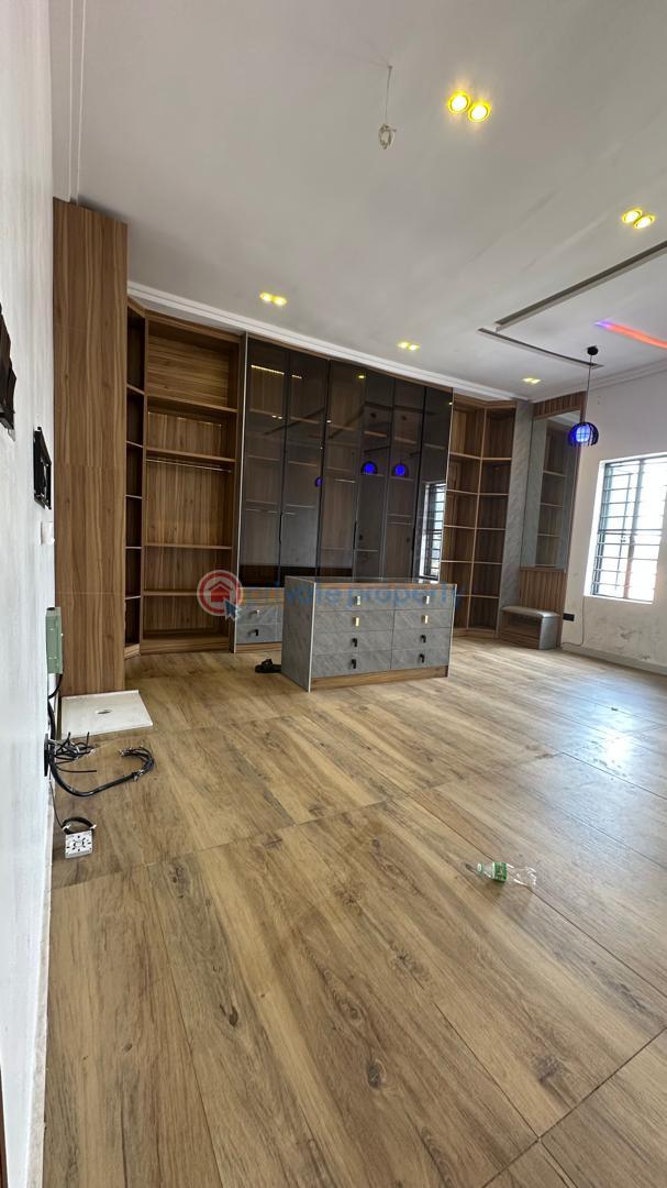 1 bedroom Self Contain For Rent Osapa Lekki Lagos - 1
