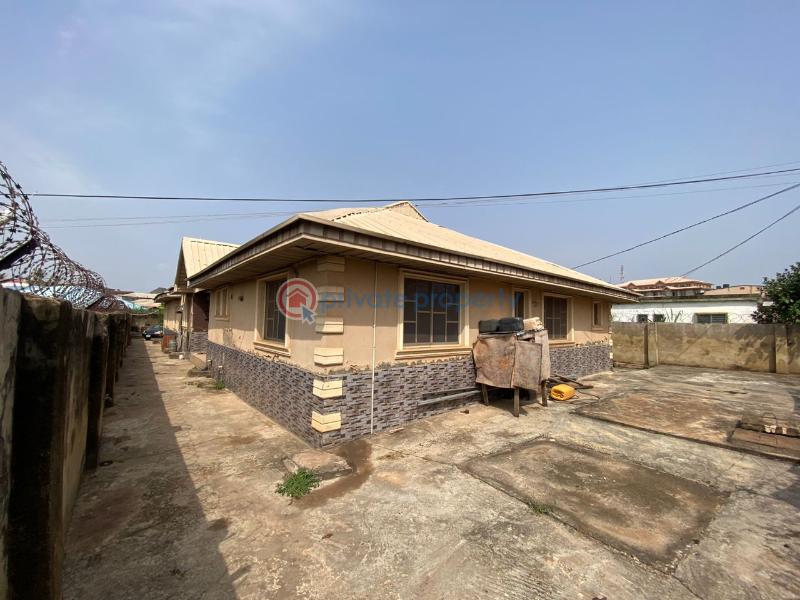 3 bedroom Bungalow For Sale Isale Abetu Off Abiola Way. Abeokuta Ogun - 11