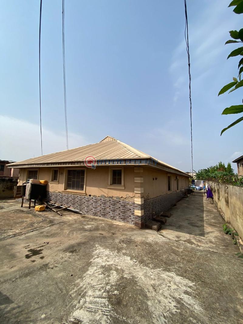 3 bedroom Bungalow For Sale Isale Abetu Off Abiola Way. Abeokuta Ogun - 12