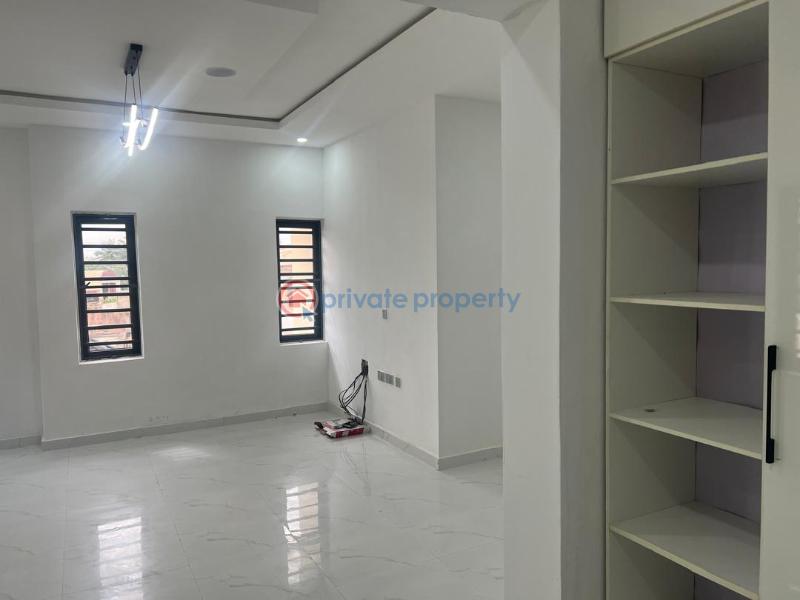 5 bedroom Duplex For Sale Oluyole Estate Ibadan Oyo - 3