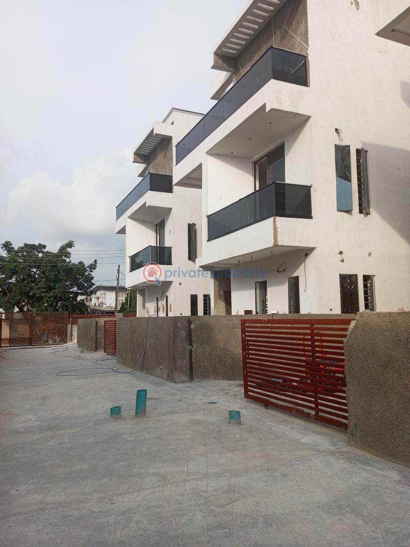 5 bedroom Detached Duplex For Sale Estate Omole Phase 1 Ojodu Lagos - 9