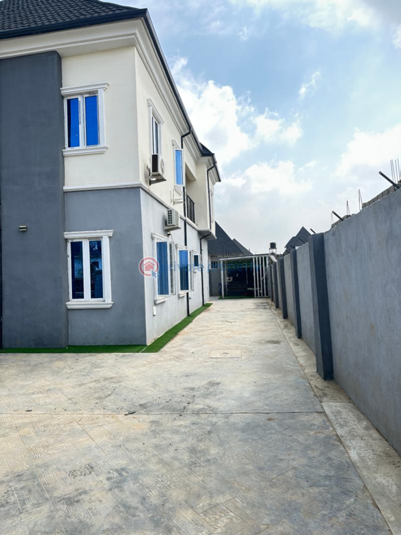 5 bedroom Detached Duplex For Sale Spaceview Estate (idrisima) Piwoyi Lugbe Abuja Phase 4  - 1
