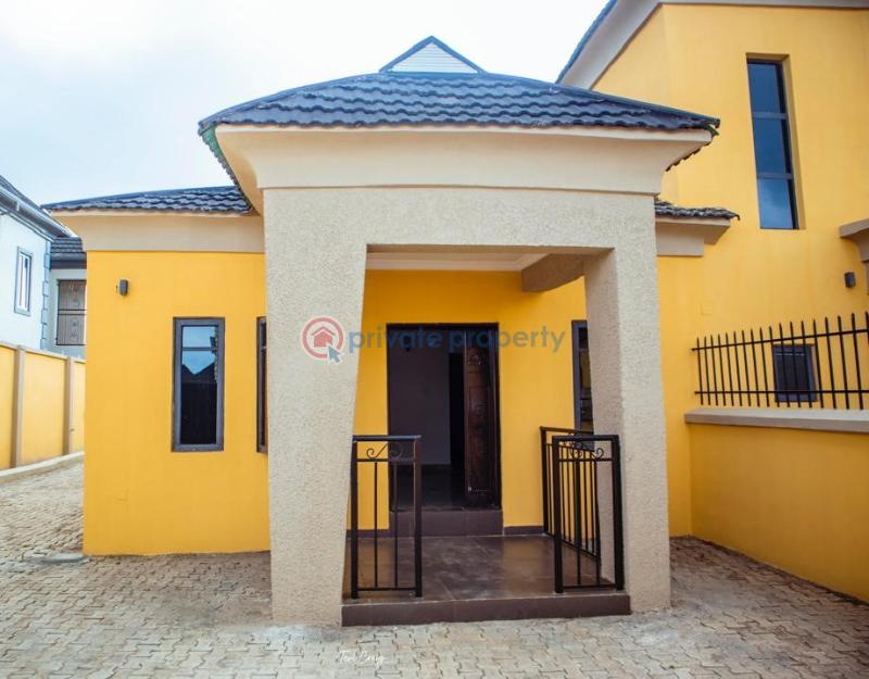 6 bedroom Duplex For Sale Akobo Ibadan Oyo - 4