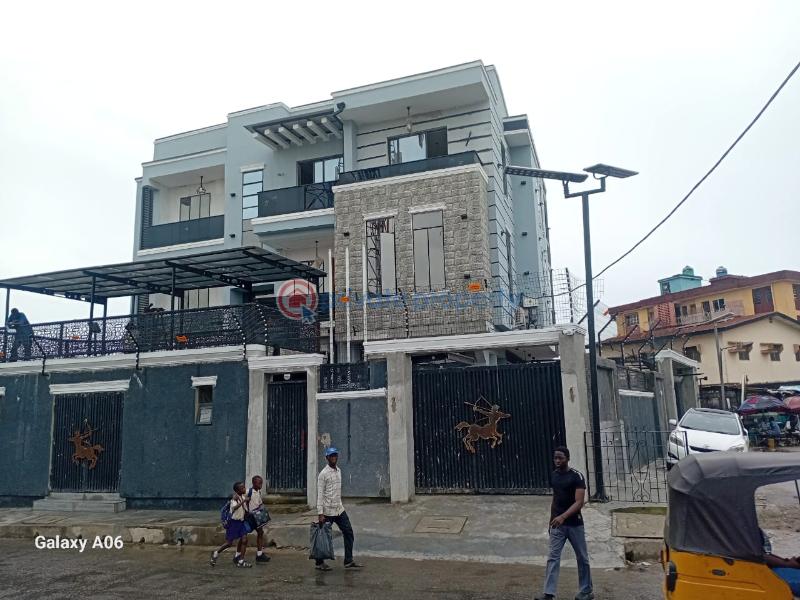 2 bedroom Flat & Apartment For Rent Ilupeju Lagos