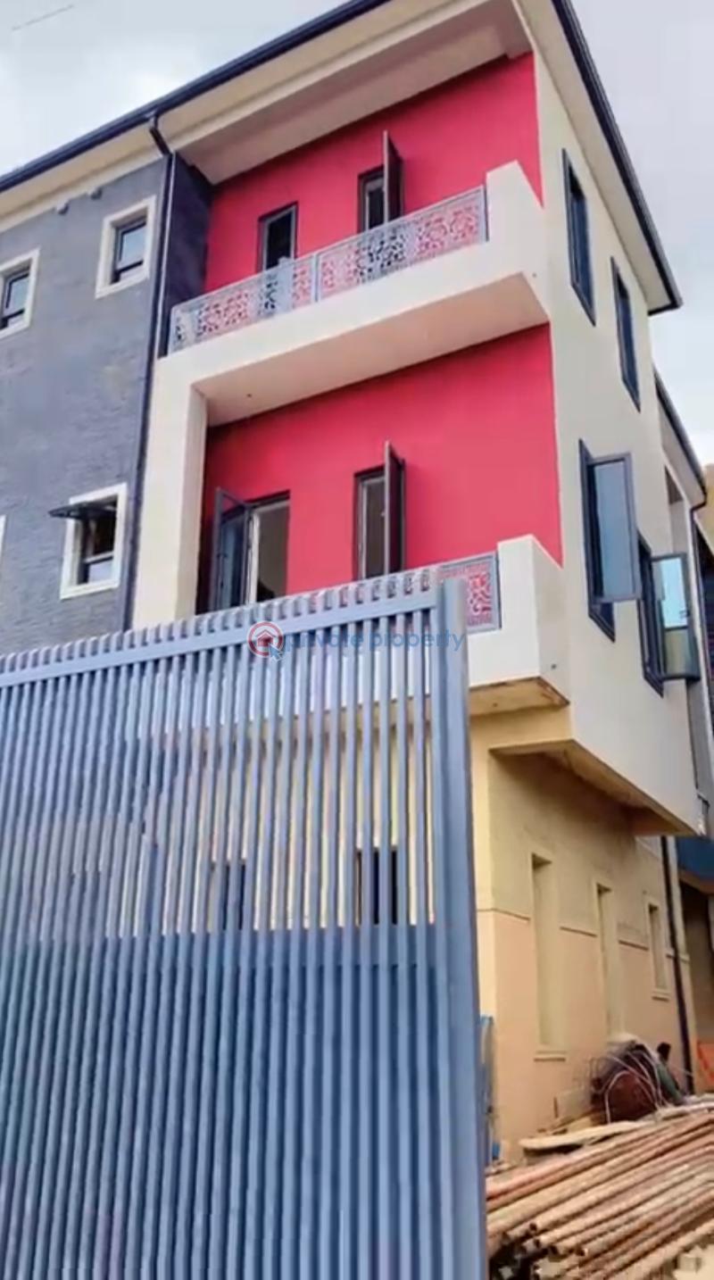 3 bedroom Block Of Flats For Sale Kusa Avenue Off Pedro Road Gbagada Phase 1 Lagos