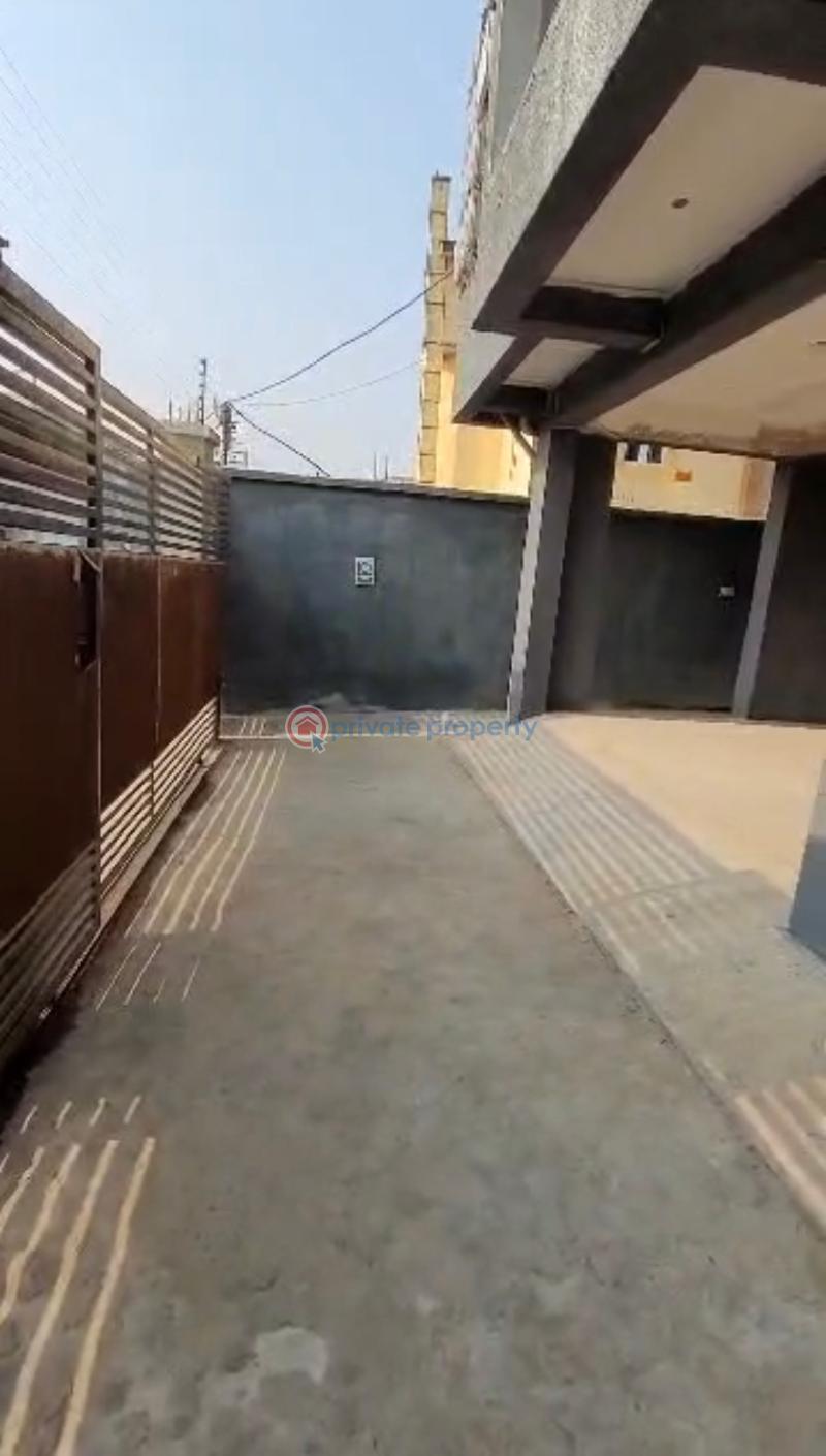 Studio Apartment For Rent Iwaya Onike Yaba Lagos - 1